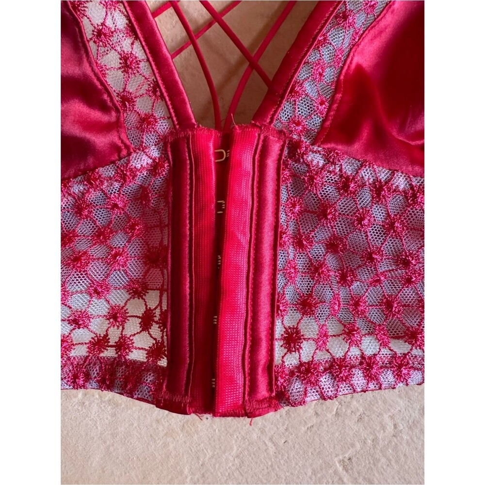 Victoria’s Secret Lace Bralette Strappy Back Red Satin Mesh Lingerie Size L - Picture 3 of 8